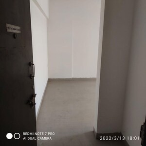 Room in 2 BHK Apartment at Bhujbal Valay, Hadapsar – for Rent