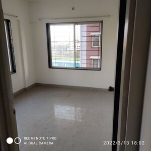 Room in 2 BHK Apartment at Bhujbal Valay, Hadapsar – for Rent