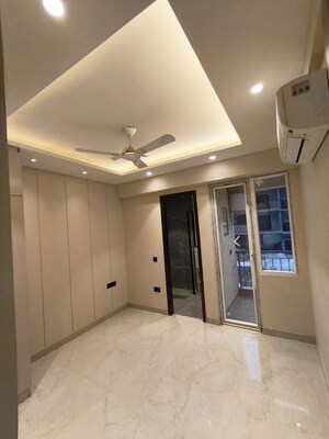 Room in 2.5 BHK Builder Floor at Ivory Silver County, Sector 95a – for Sale