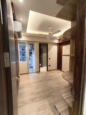 Room in 2.5 BHK Builder Floor at Ivory Silver County, Sector 95a – for Sale