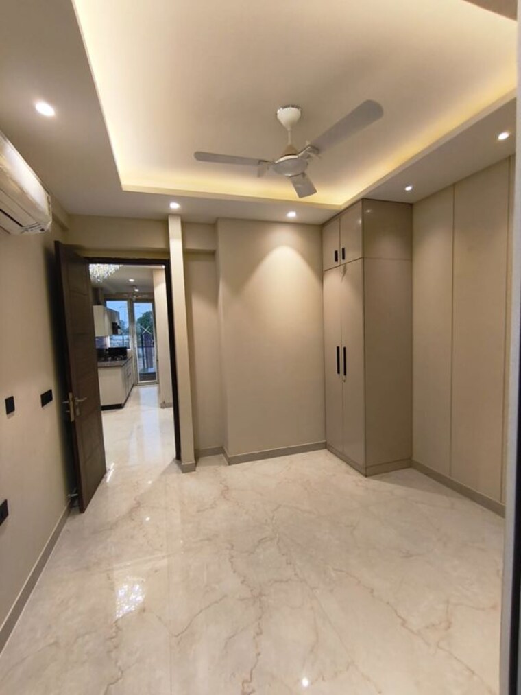 Room, ivory-silver-county 2.5 Bedroom 125 Sq.Yd. Builder Floor In Sector 95a Gurgaon 10408877