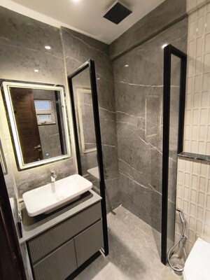 Building Lobby in 2.5 BHK Builder Floor at Ivory Silver County, Sector 95a – for Sale