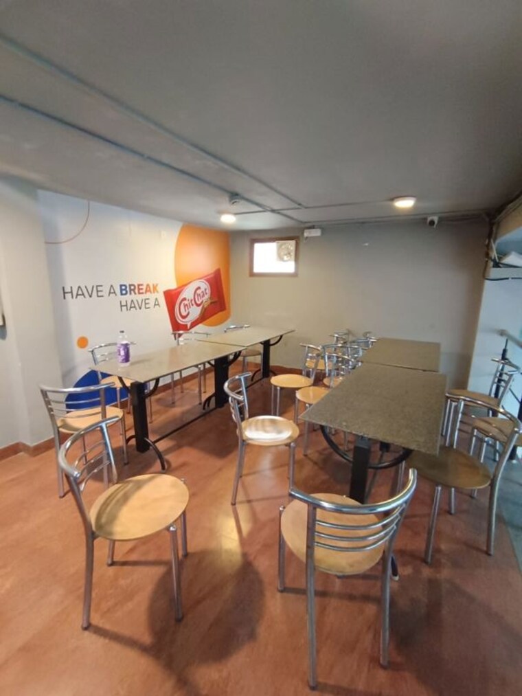 Living Room, sector 4 Commercial Office Space 4500 Sq.Ft. In Sector 4 Noida 10408880
