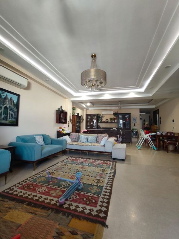 4 BHK + Pooja Room,Servant Room,Study Room Builder Floor For Rent in Saket