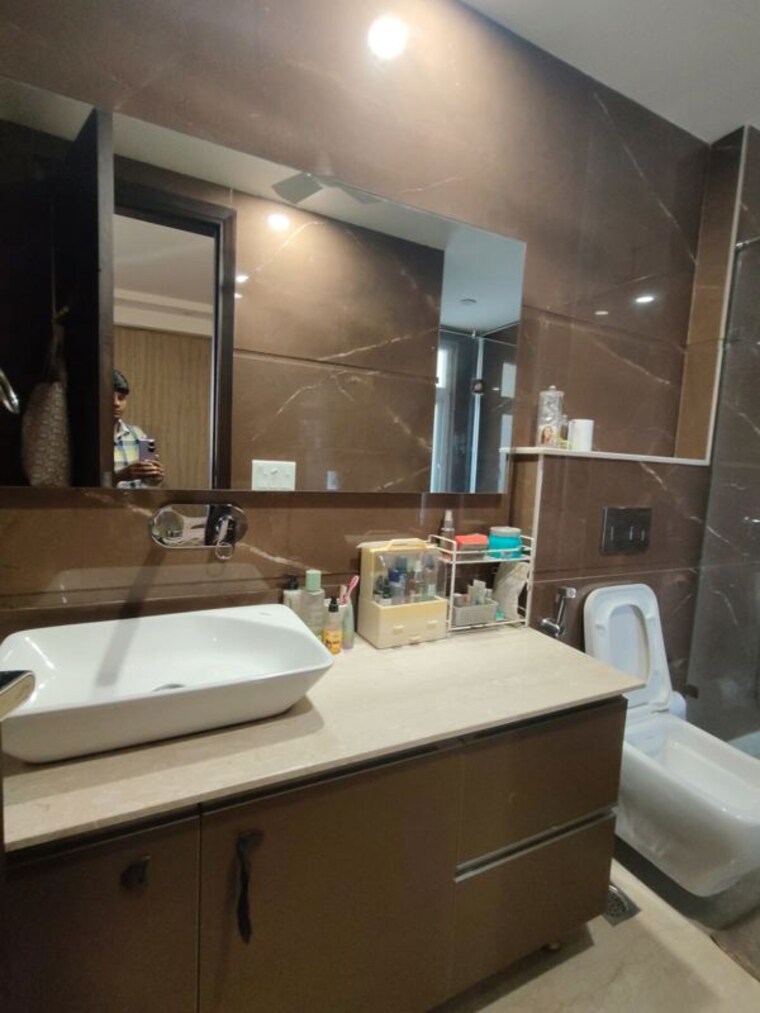 Team Area, saket 4 Bedroom 300 Sq.Yd. Builder Floor In Saket Delhi 10408882