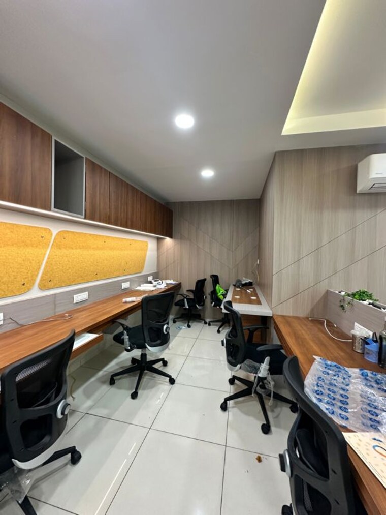 Team Area, shyamal Commercial Office Space 2000 Sq.Ft. In Shyamal Ahmedabad 10408895