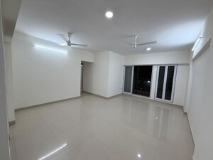 Room in 2.5 BHK Apartment at Kanakia Spaces Niharika, Manpada – for Rent