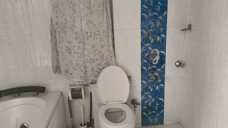 Bathroom, hiranandani-gardens-silver-oak 2 Bedroom 1050 Sq.Ft. Apartment In Powai Mumbai 10408916