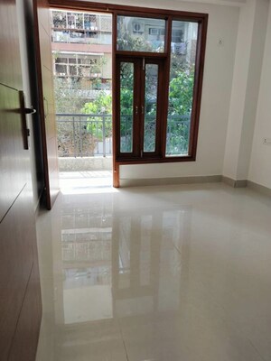 Room in 2 BHK Builder Floor at Mehrauli – for Rent