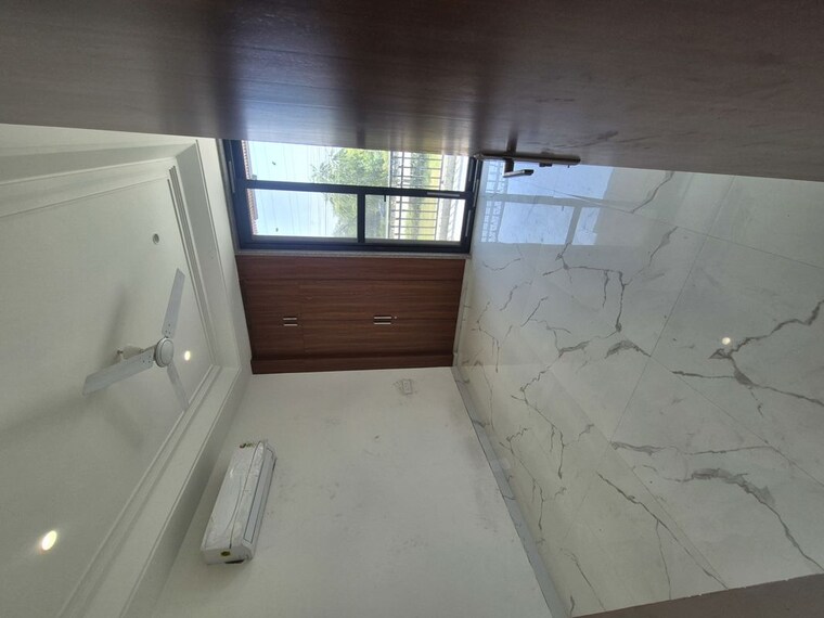 Balcony, bptp-district-faridabad 3 Bedroom 180 Sq.Yd. Builder Floor In Sector 81 Faridabad 10408923