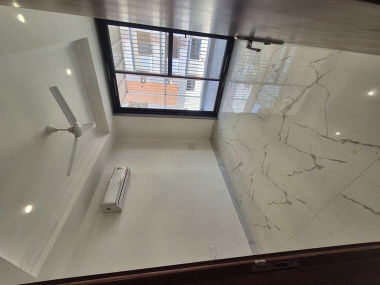 Balcony, bptp-district-faridabad 3 Bedroom 180 Sq.Yd. Builder Floor In Sector 81 Faridabad 10408923