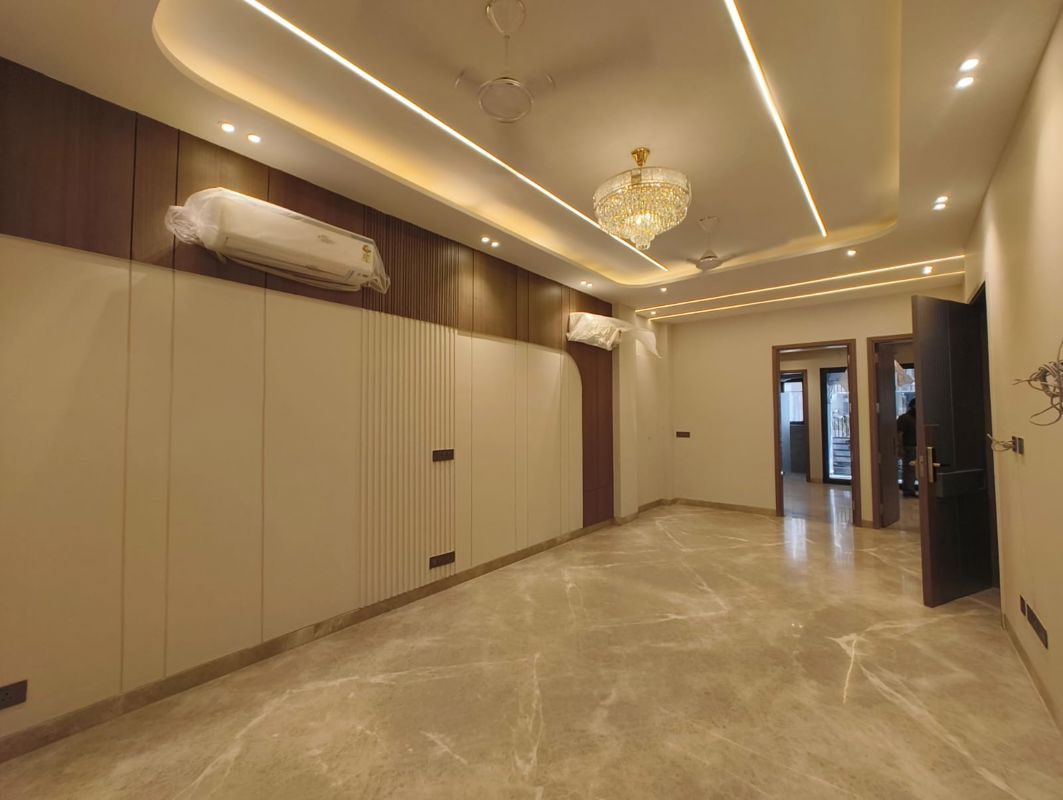 3 BHK + Pooja Room,Servant Room Builder Floor For Sale in East Of Kailash
