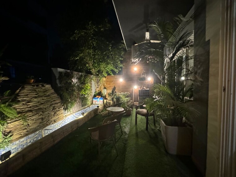 Garden, ansal-api-esencia 3 Bedroom 2000 Sq.Ft. Builder Floor In Sector 67 Gurgaon 10408832