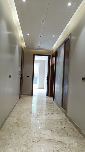 Building Lobby in 3 BHK Builder Floor at Safdarjung Enclave – for Sale