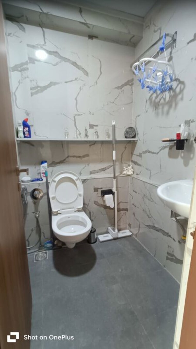 Bathroom, sheth-auris-bliss 2 Bedroom 650 Sq.Ft. Apartment In Malad West Mumbai 10408975