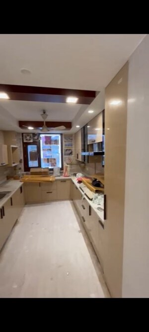 Team Area in 4 BHK Builder Floor at Greater Kailash I – for Sale