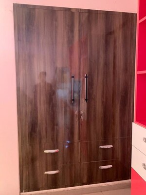 Furnished Amenities in 3 BHK Apartment at Omaxe Heights, Sector 86 – for Rent