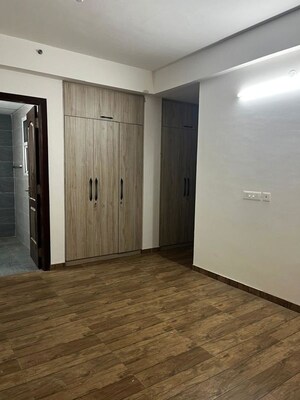 Room in 3 BHK Apartment at BPTP Park 81, Sector 81 – for Rent