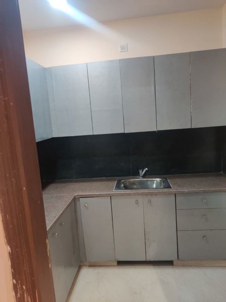 Kitchen, green park Commercial Office Space 3500 Sq.Ft. In Green Park Delhi 10409052