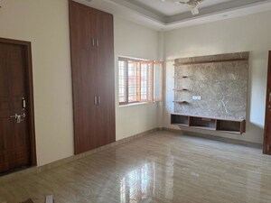 Room in 3 BHK Builder Floor at Sewla Kalan – for Rent