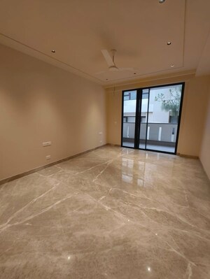 Room in 4 BHK Builder Floor at Neeti Bagh – for Rent