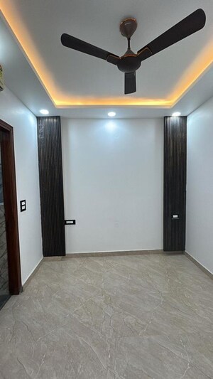 Room in 3 BHK Builder Floor at BPTP Eden Estate, Sector 81 – for Rent