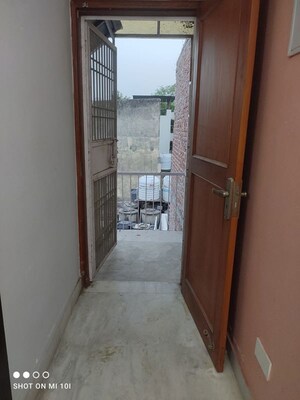Room in 2 BHK Builder Floor at Malviya Nagar – for Rent