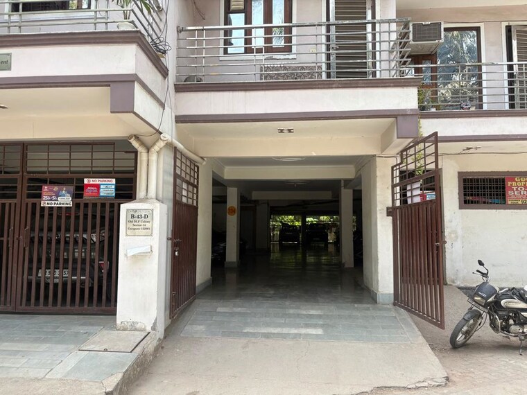 Exterior View, old-dlf-colony 3 Bedroom 1500 Sq.Ft. Apartment In Sector 14 Gurgaon 10409045