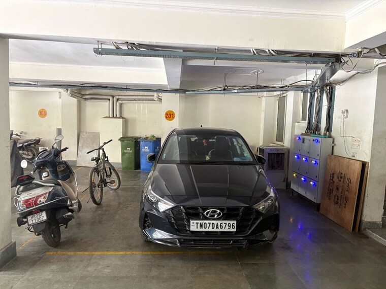  Parking, old-dlf-colony 3 Bedroom 1500 Sq.Ft. Apartment In Sector 14 Gurgaon 10409045