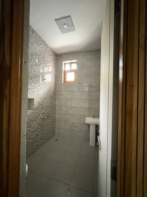 Building Lobby in 3 BHK Apartment at Laxman Chowk – for Rent
