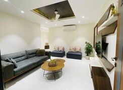 3 BHK Apartment For Rent in Crown Whistling Woods
