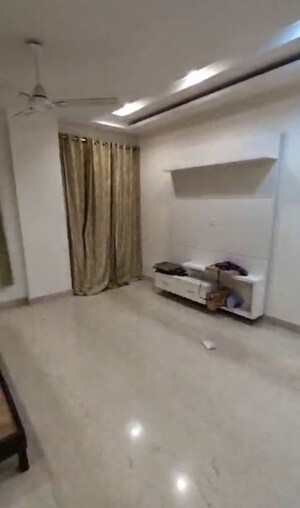 Room in 3 BHK Builder Floor at Sector 23 – for Rent