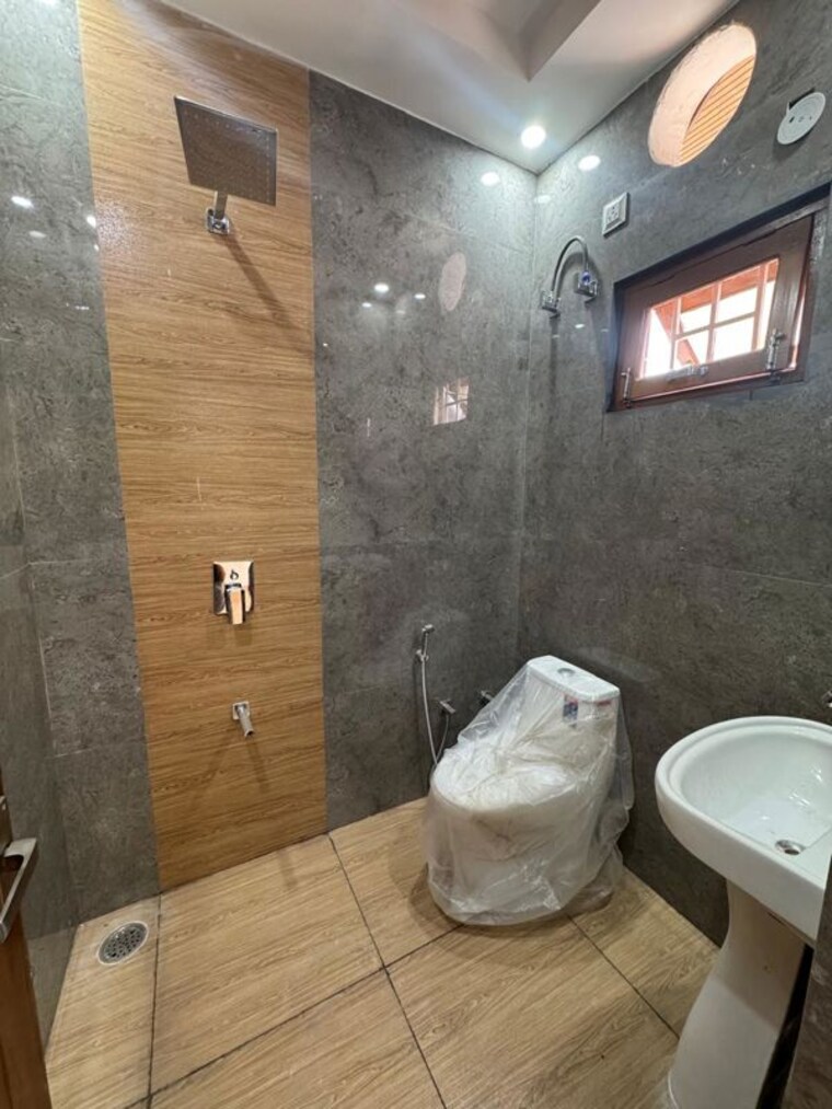 Bathroom, kanwali 2 Bedroom 1450 Sq.Ft. Builder Floor In Kanwali Dehradun 10409111