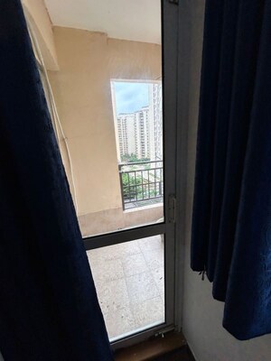 Room in 3 BHK Apartment at Jaypee Green Kosmos Phase II, Sector 134 – for Rent