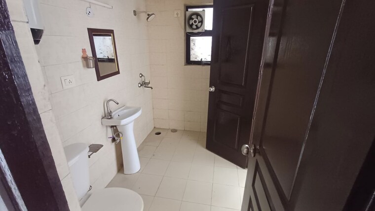 Team Area, logix-blossom-county 2 Bedroom 1131 Sq.Ft. Apartment In Sector 137 Noida 10409127