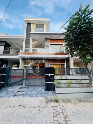 5 BHK Independent House For Sale in Panchkula Urban Estate