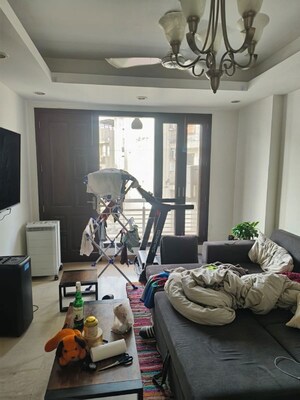 Bedroom in 3 BHK Builder Floor at Safdarjung Development Area – for Sale