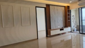 Room in 3 BHK Apartment at Dosti Eastern Bay, Wadala – for Rent
