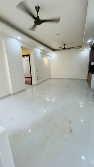 Room in 3 BHK Apartment at Jaypee Kensington Park Apartments, Sector 133 – for Rent