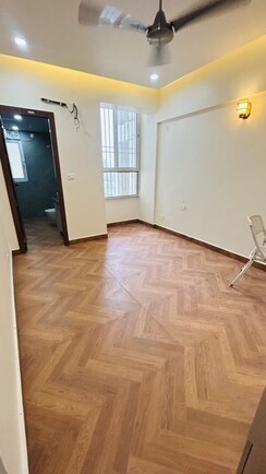 3 BHK + Servant Room Apartment For Rent in Jaypee Kensington Park Apartments