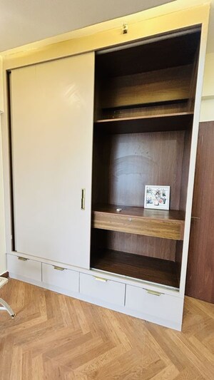 Furnished Amenities in 3 BHK Apartment at Jaypee Kensington Park Apartments, Sector 133 – for Rent