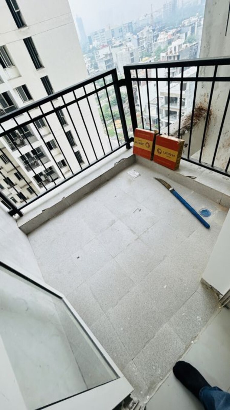 Balcony, jaypee-kensington-park-apartments 3 Bedroom 1650 Sq.Ft. Apartment In Sector 133 Noida 10409192