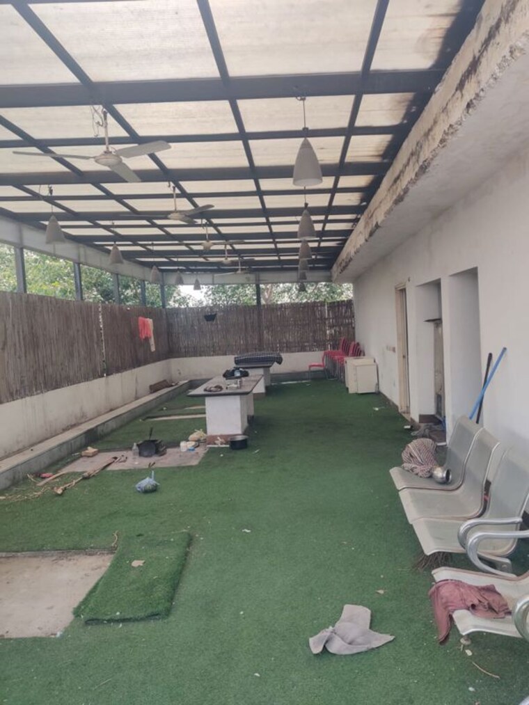 Team Area, green park extension Commercial Office Space 10000 Sq.Ft. In Green Park Extension Delhi 10409213