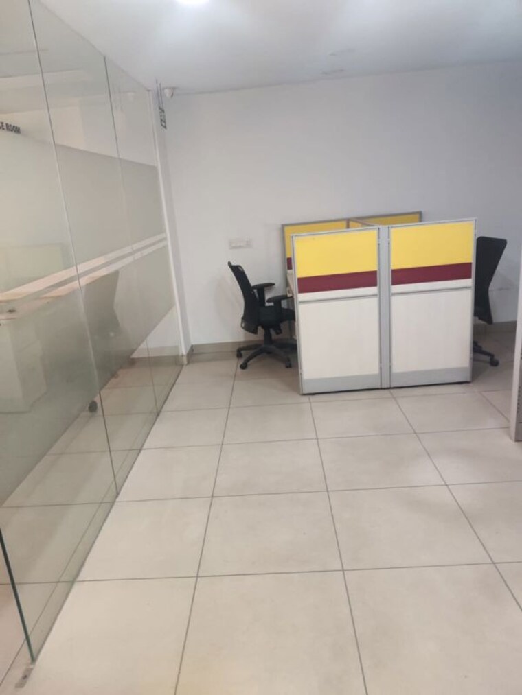Team Area, green park extension Commercial Office Space 10000 Sq.Ft. In Green Park Extension Delhi 10409213