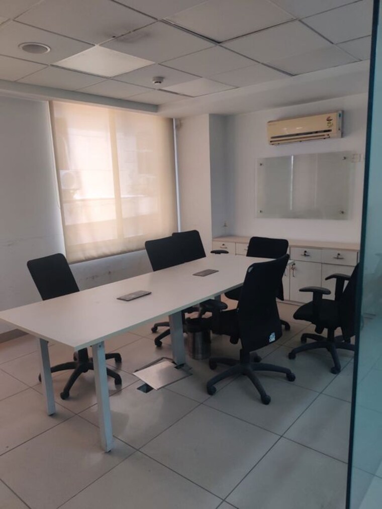 Team Area, green park extension Commercial Office Space 10000 Sq.Ft. In Green Park Extension Delhi 10409213