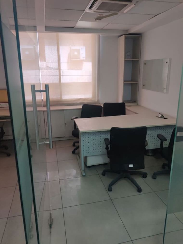 Team Area, green park extension Commercial Office Space 10000 Sq.Ft. In Green Park Extension Delhi 10409213