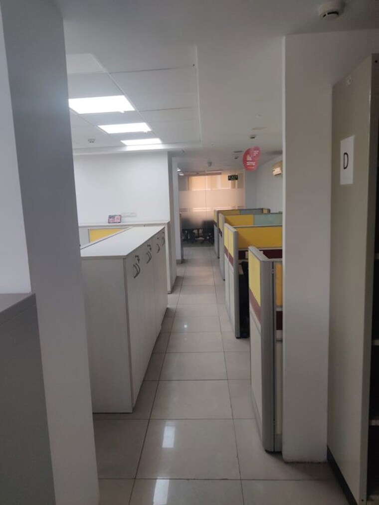 Team Area, green park extension Commercial Office Space 10000 Sq.Ft. In Green Park Extension Delhi 10409213