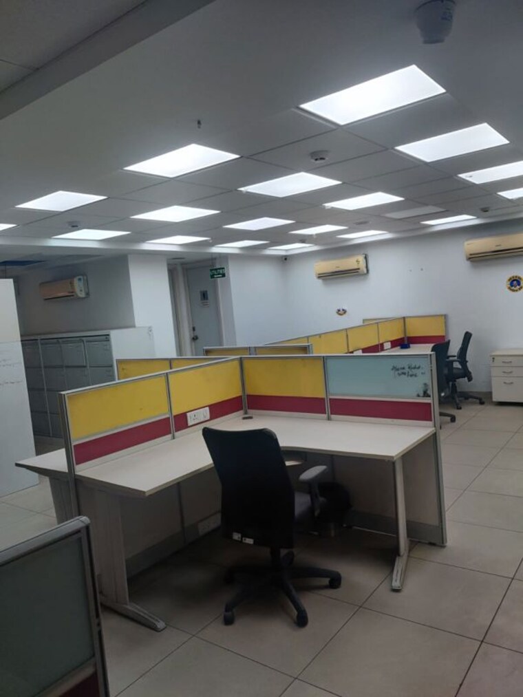 Team Area, green park extension Commercial Office Space 10000 Sq.Ft. In Green Park Extension Delhi 10409213