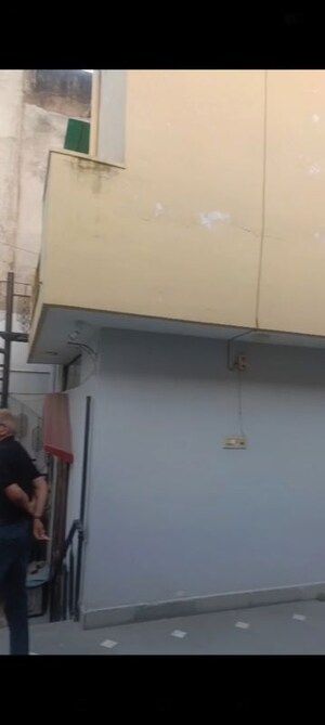 Furnished Amenities in 1.5 BHK Builder Floor at Mehrauli – for Rent