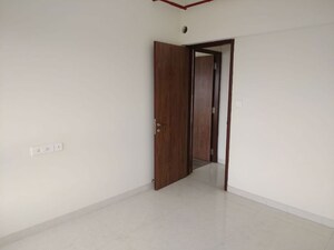 Room in 2.5 BHK Apartment at The Wadhwa Atmosphere, Mulund West – for Sale